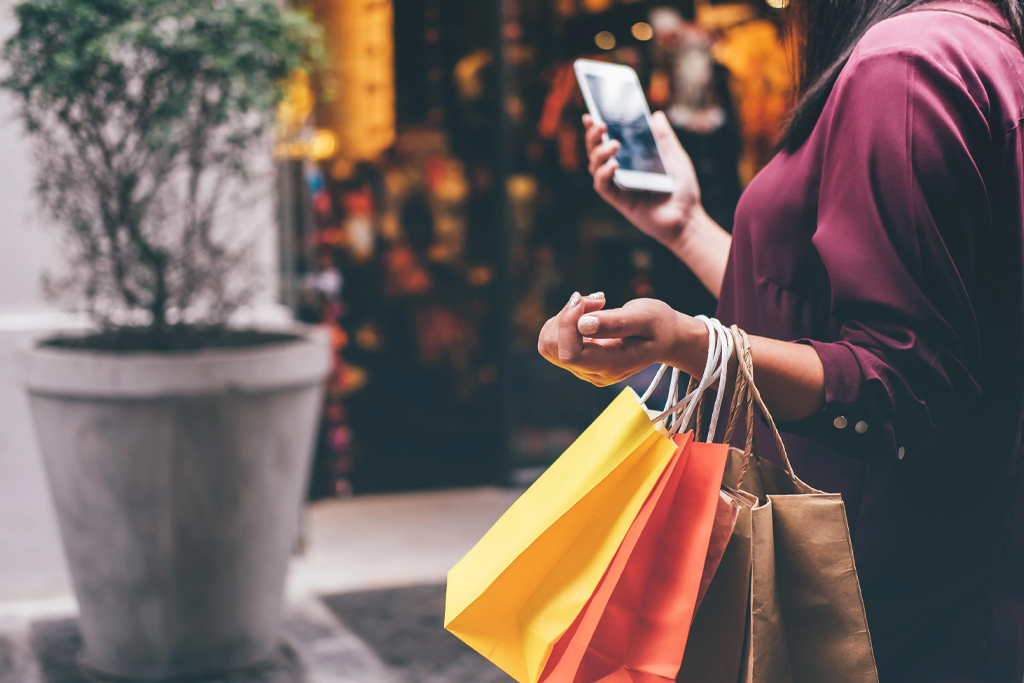 مالیات پوشاک فروشگاه‌ها و مغازه‌های لباس فروشی 