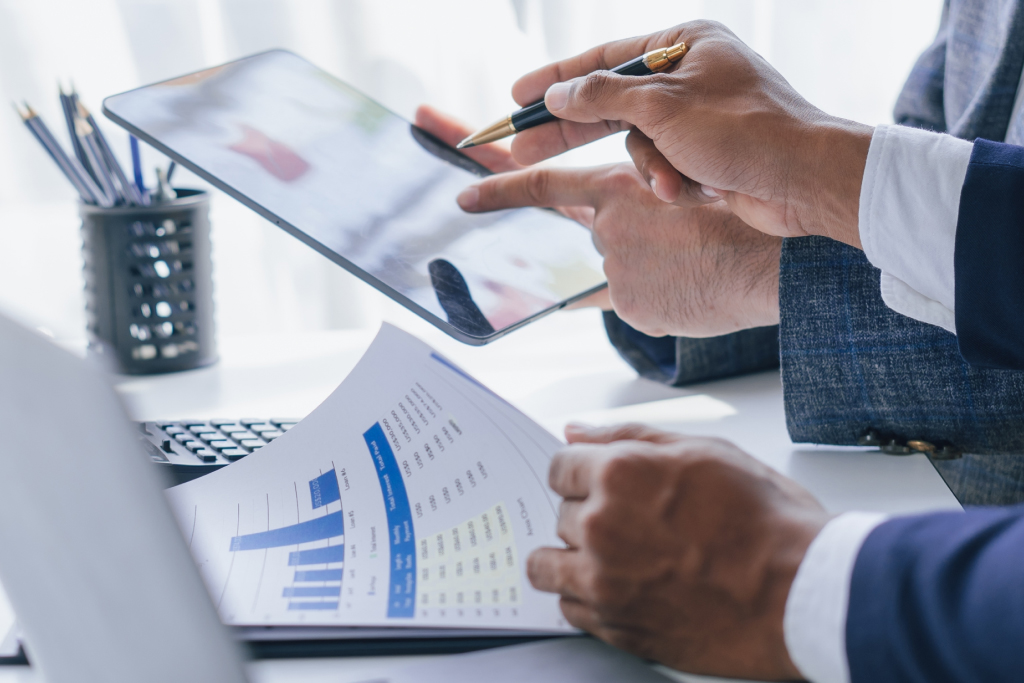 مالیات بر درآمد شرکت های تجاری چیست؟